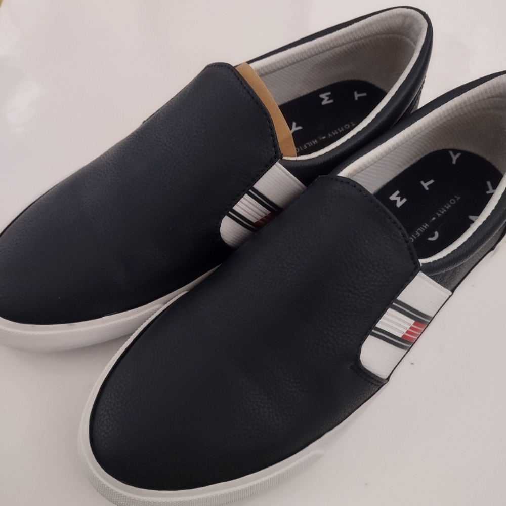 Tommy Hilfiger women's shoes size 8us
